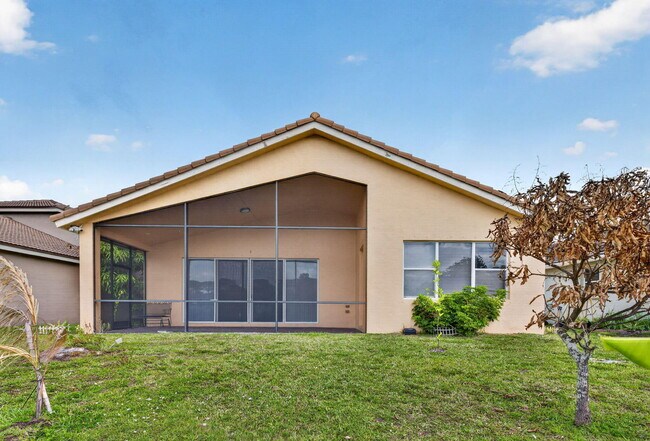 Building Photo - 2237 Newport Isles Blvd