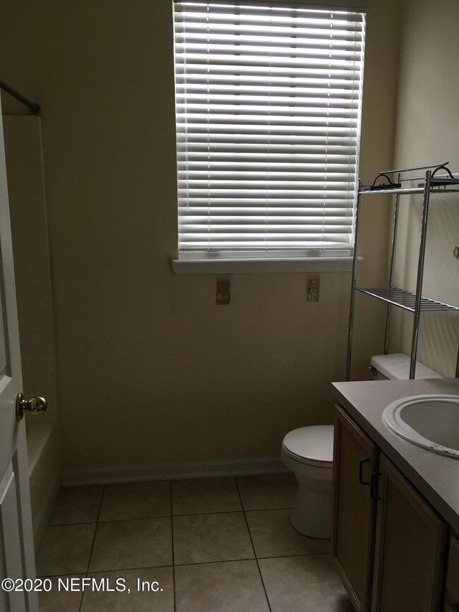 Building Photo - 10550 Baymeadows Rd