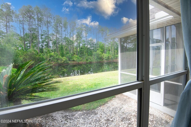 Building Photo - 9166 Spindletree Way