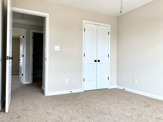 Building Photo - 2002 Jackie Lorraine Drive