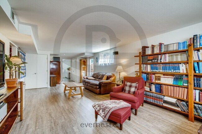 Building Photo - 4-Bed/3-Bath Home/Available Soon!