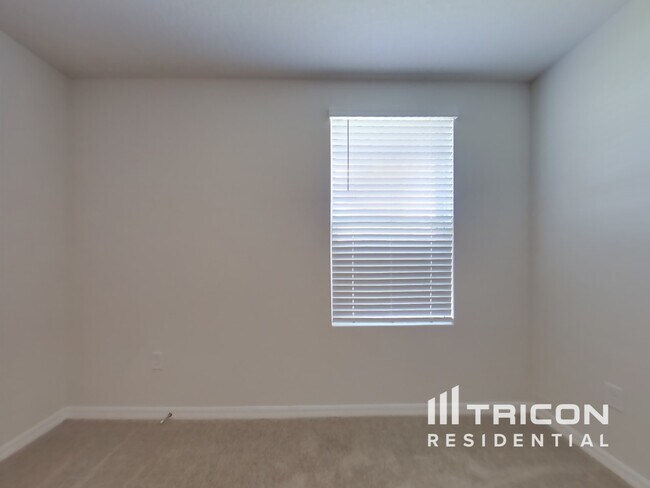 Building Photo - 10749 Hidden Banks Gln