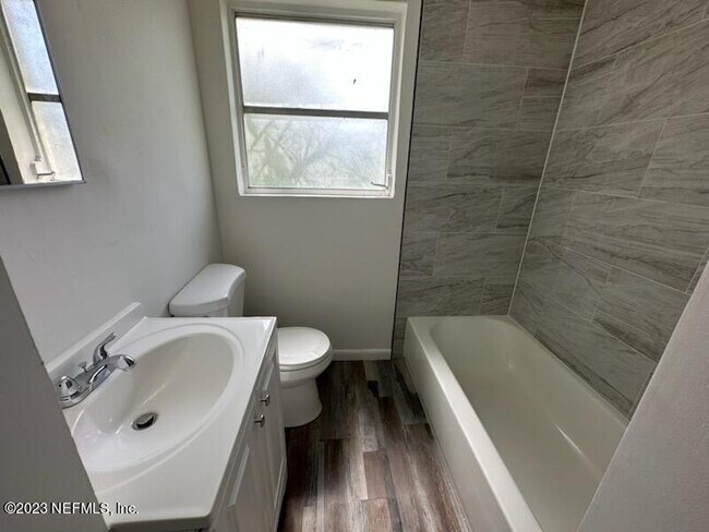 Building Photo - 3427 Rogero Rd