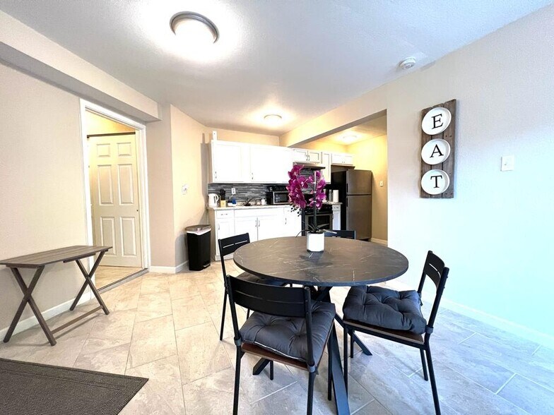 Building Photo - 122 Rilla Vista Dr