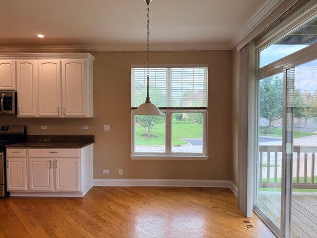 Building Photo - 1873 Crenshaw Cir
