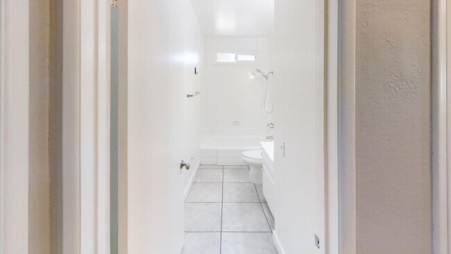 Building Photo - Beautiful Yucaipa 3 bedroom 2 bath Home
