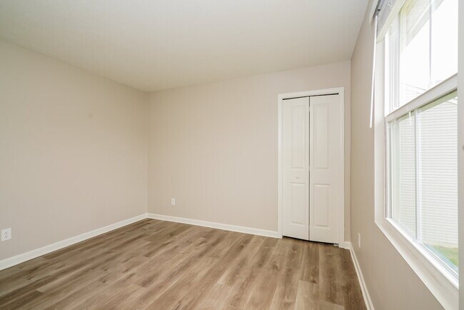 Building Photo - 107 Campus Ln