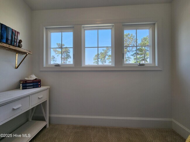 Building Photo - 380 Lake Firefly Loop