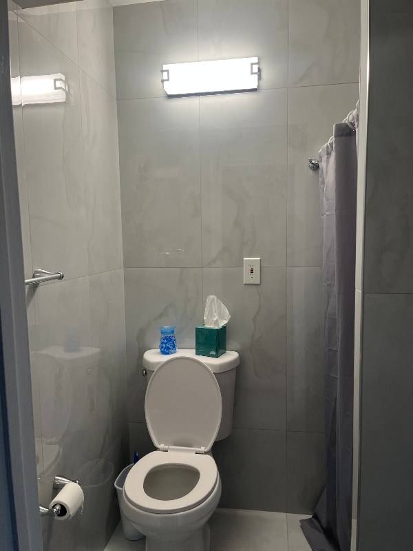 Building Photo - 147 N Kendall Dr