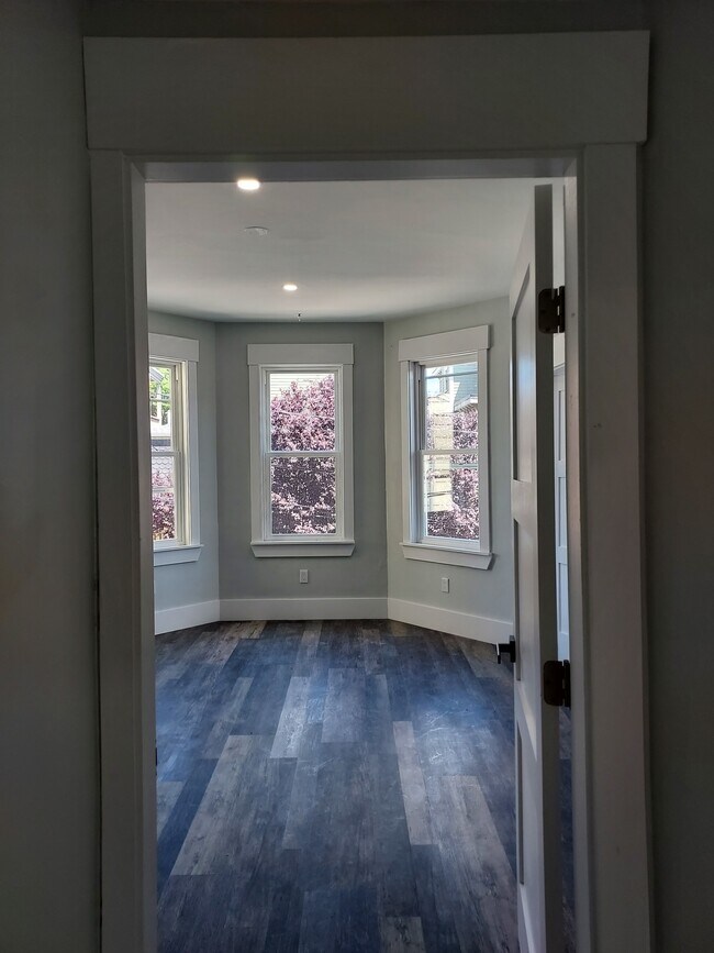 Building Photo - 9 Spring Garden St