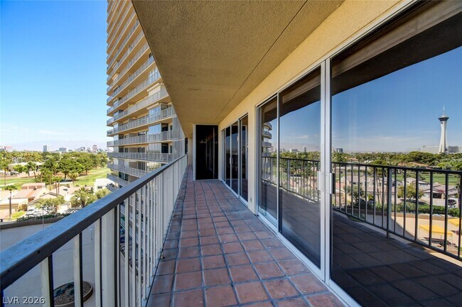 Building Photo - 3111 Bel Air Dr