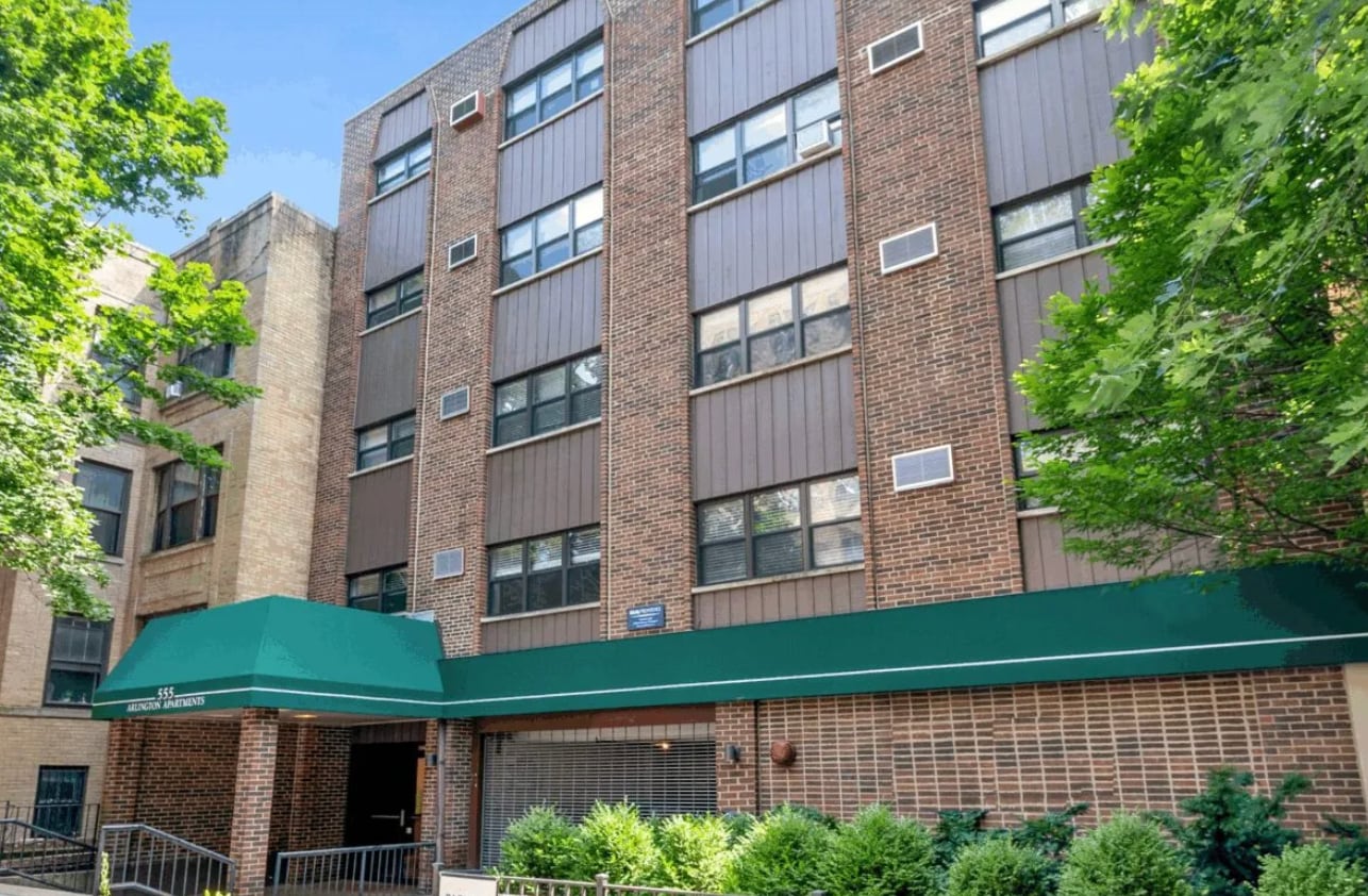 Building Photo - 555 W Arlington Pl