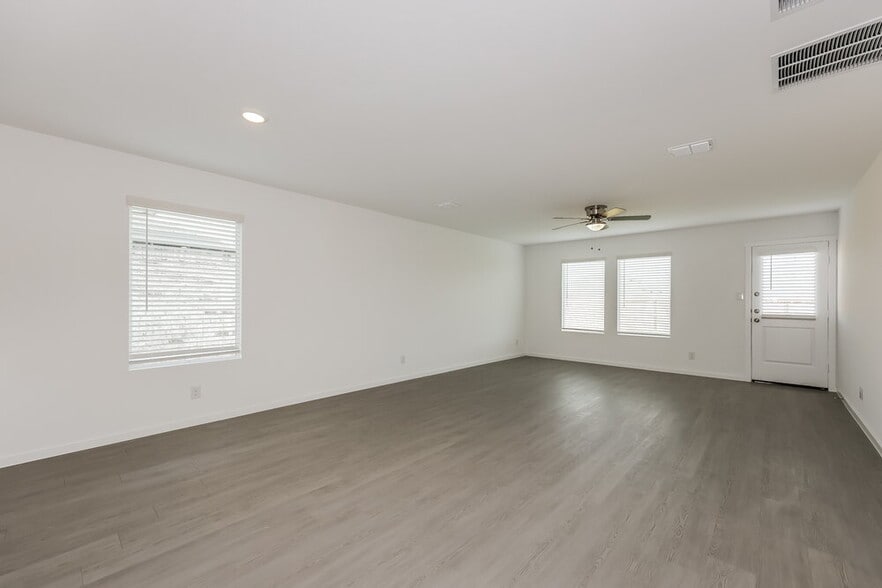 Building Photo - 1426 Merlin Blf St