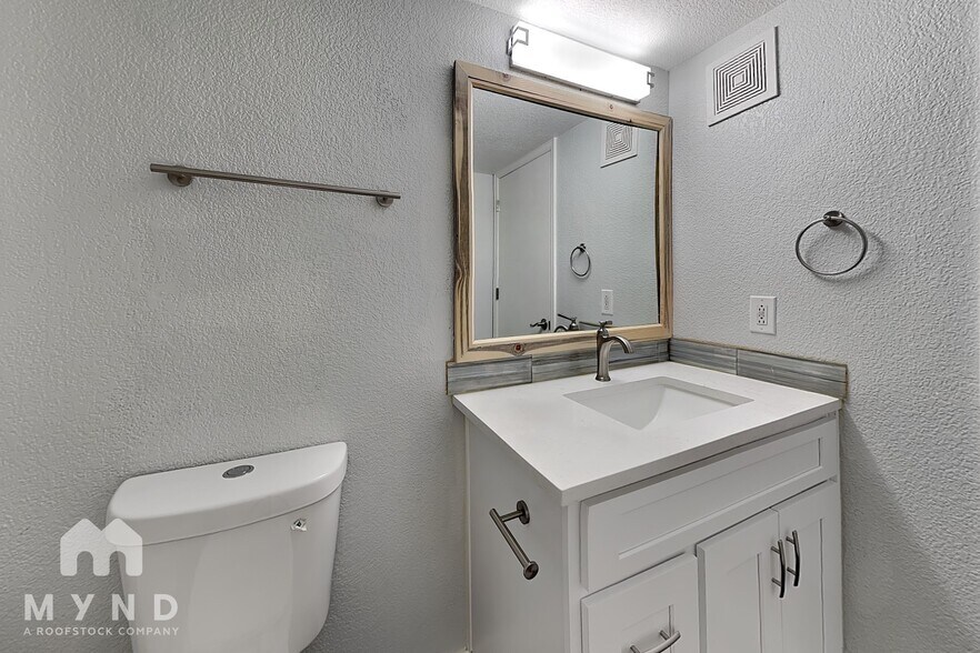 Building Photo - 970 S Dawson Way