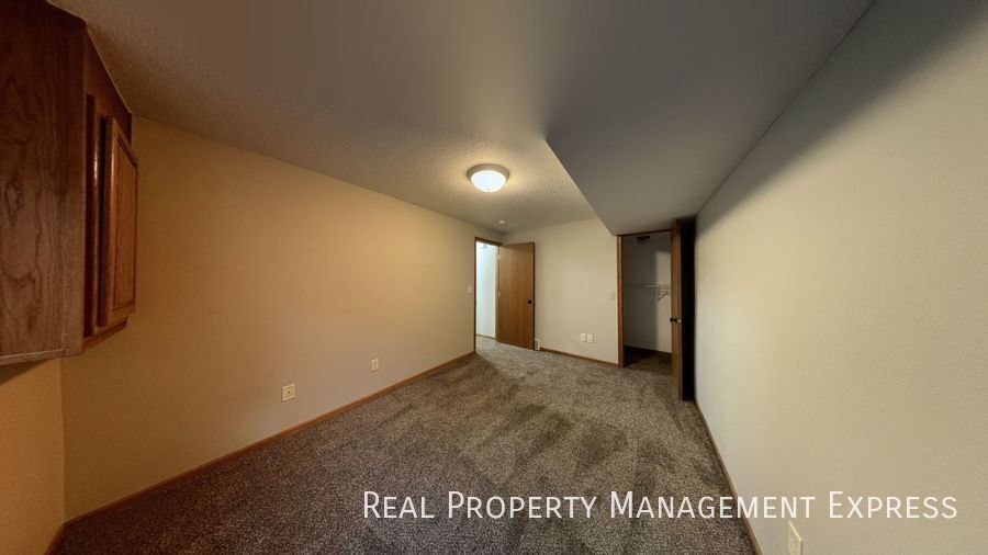 Building Photo - 1608 S Campbell Trail