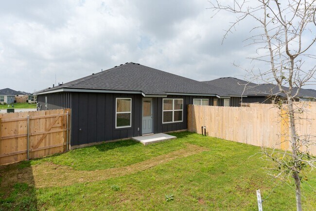 Building Photo - 906 Wax Myrtle Ct