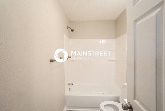 Building Photo - 3 Bedroom Pet-Friendly Home in KANSAS CITY...
