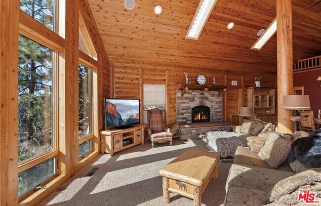 Building Photo - 1165 Green Mountain Dr