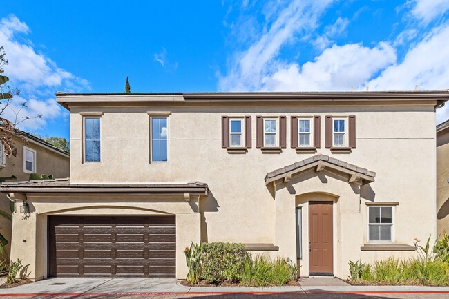 Primary Photo - Bonita Area - Modern 2bd / 2.5ba + Loft Sp...