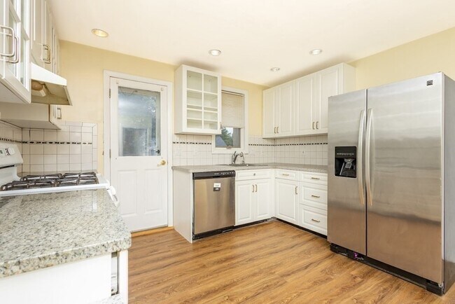 Building Photo - 680 Boylston St