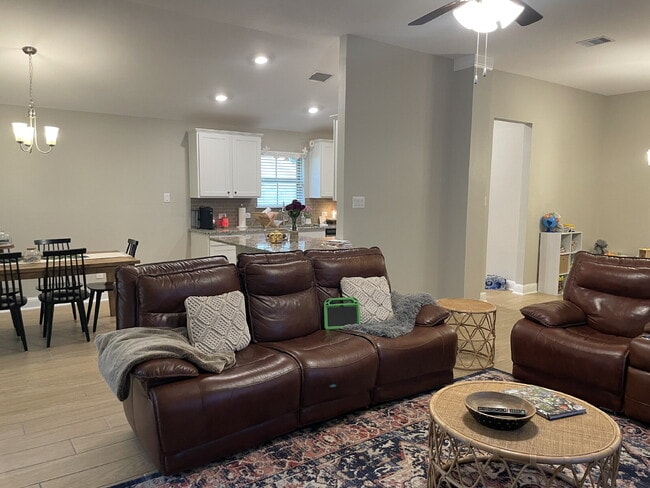 Building Photo - Stylish Single-Story Home with Open-Concept Living in Montgomery!