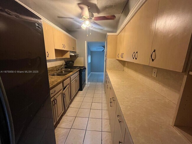 Building Photo - 1330 NE 203rd St