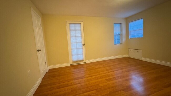 Building Photo - 7610 Miller Ave