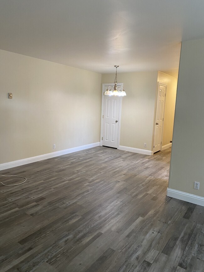 Building Photo - 2607 Anchor Ave