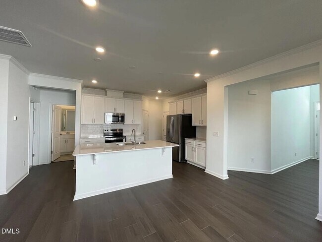 Building Photo - 160 S Finley Lndg Pkwy