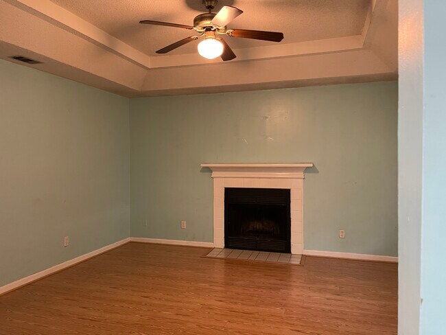 Building Photo - 133 Sterling Dr