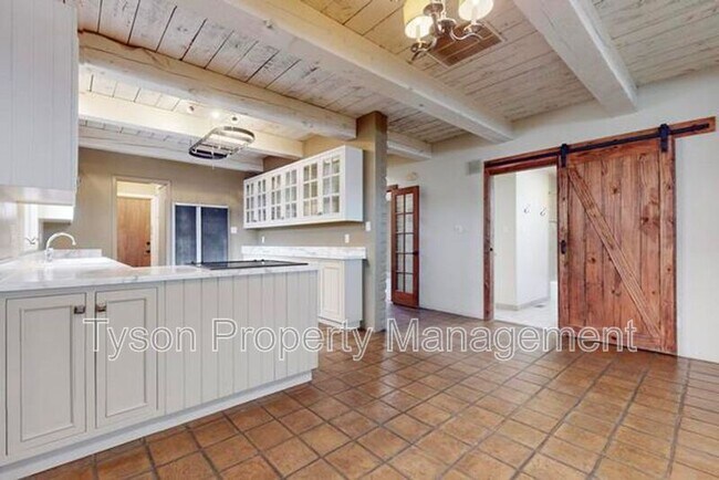 Building Photo - 6208 Sabre Ct NW