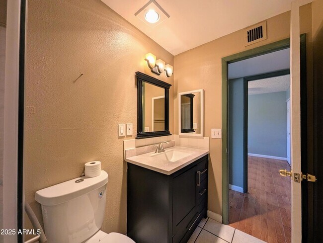 Building Photo - 4019 W San Miguel Ave