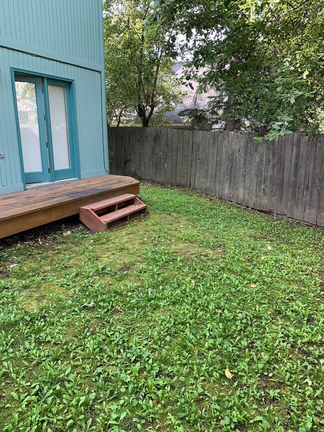 Building Photo - 1701 Elcadore Dr