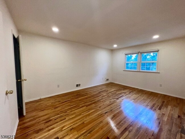 Building Photo - 63 Primrose Ln