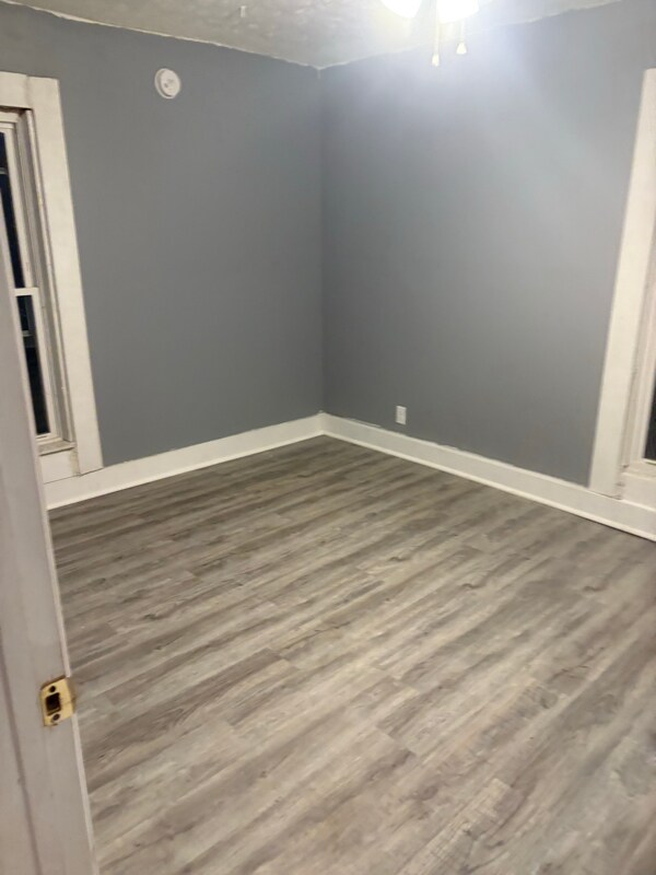 Building Photo - 423 Laurel St