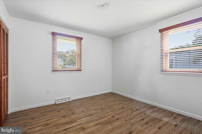 Building Photo - 1447 Knight Ave
