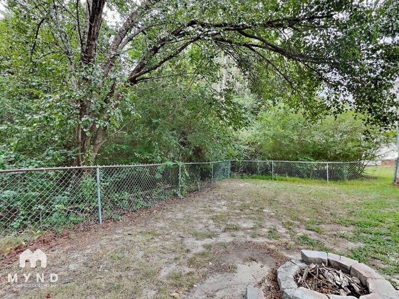 Building Photo - 2109 Ruddy Rd