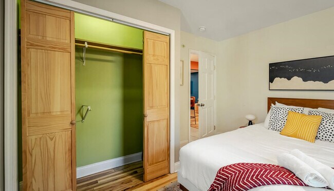 Building Photo - 223 Paxinos Dr