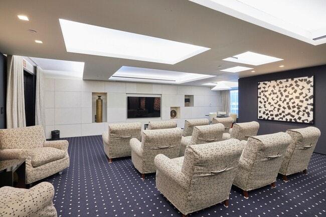 Building Photo - 15 W 53rd St