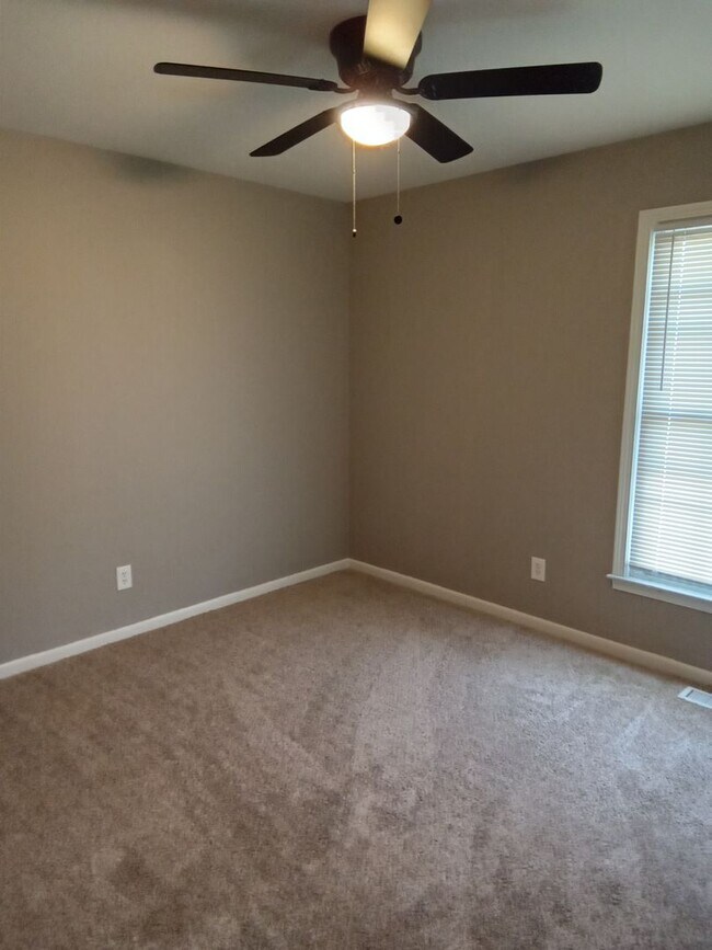 Building Photo - Coming soon! Newly Renovated SF in Liberty