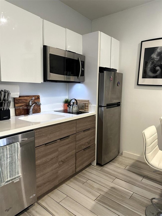 Building Photo - 1560 Meridian Ave