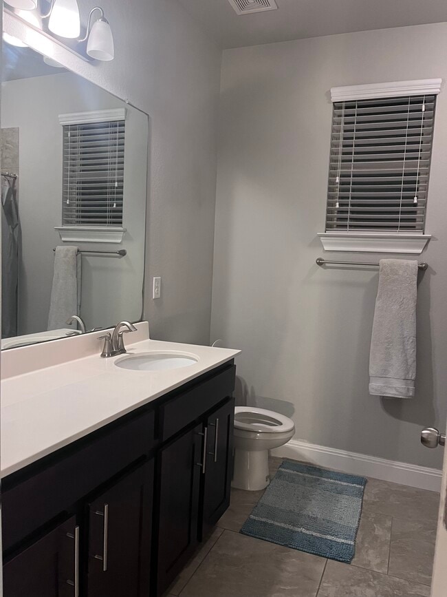 Building Photo - 1005 Boatswain Wy