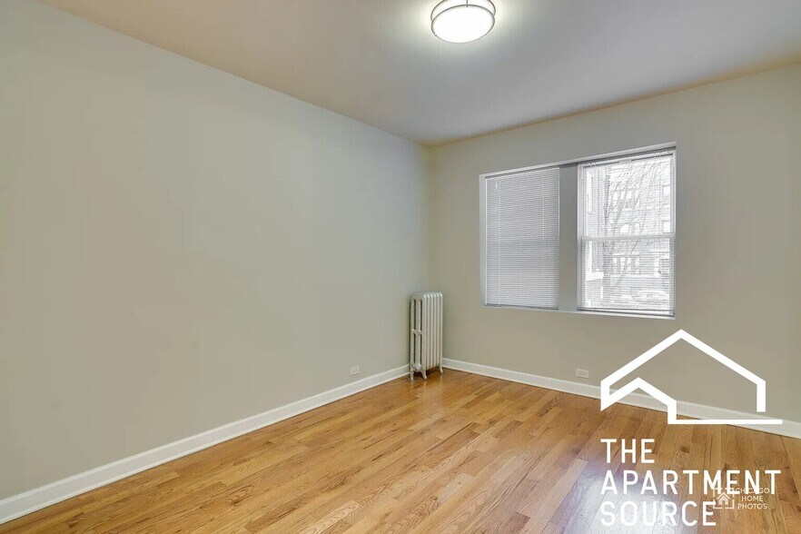 Building Photo - 836 E 53rd St