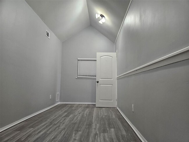 Building Photo - 2209 Singletree Ave