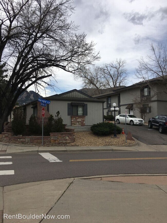 Building Photo - 505-555 Harvard Ln