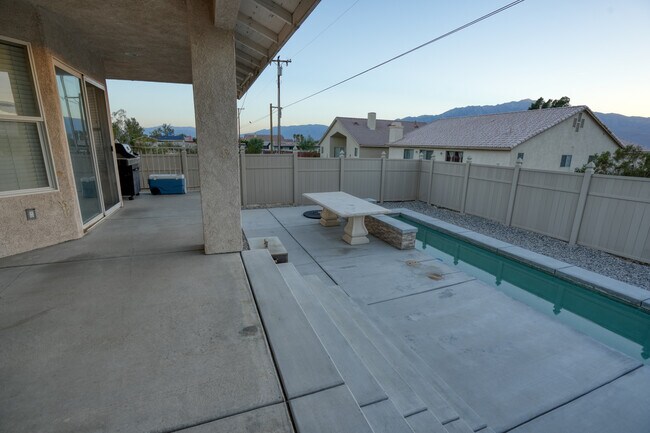 Building Photo - 16087 Bubbling Wells Rd