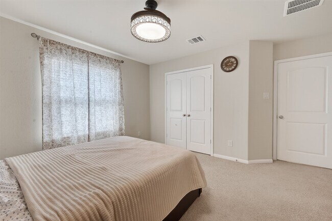 Building Photo - 6215 Prince Pl Dr