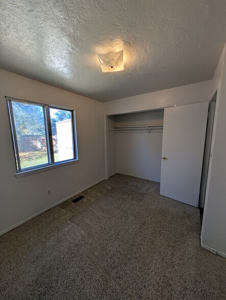 Building Photo - 377 Mattwood Dr