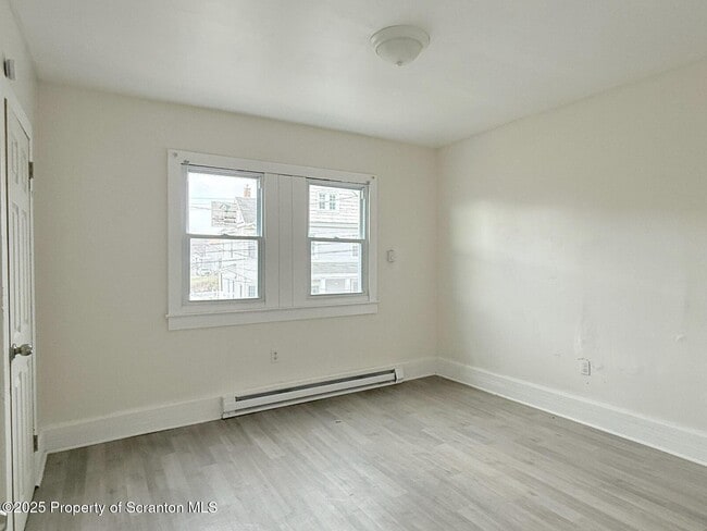 Building Photo - 210-212 Center Ave