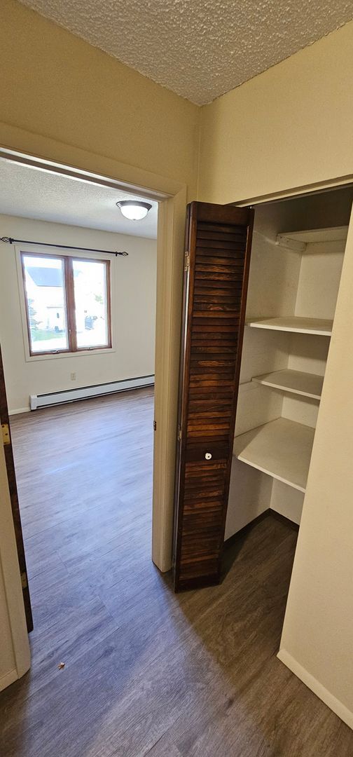 Building Photo - Newly Renovated 3Bed/2Bath Home Now Availa...